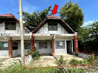 Casa adosada en venta de 2 habitaciones en Tha Yang, Phetchaburi