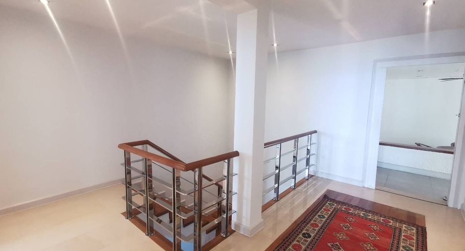 For rent and for sale 3 bedrooms condo in Bang Lamung, Chonburi