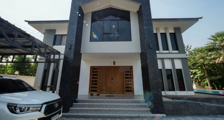 For sale 6 bed house in Sai Noi, Nonthaburi