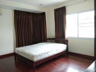 For rent 3 bed house in Watthana, Bangkok