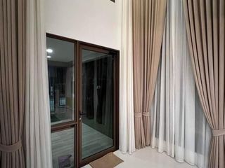 Casa en alquiler de 4 habitaciones en Bang Kapi, Bangkok