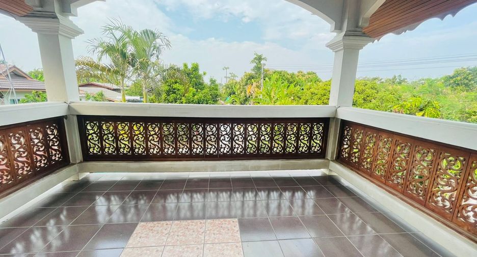 For sale and for rent 4 bed house in Saraphi, Chiang Mai