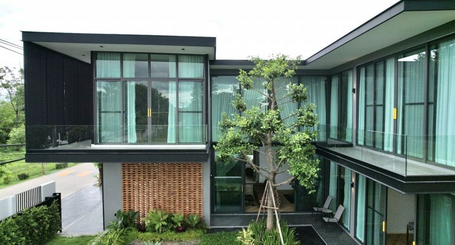 For rent 4 bedrooms house in Mueang Chiang Mai, Chiang Mai