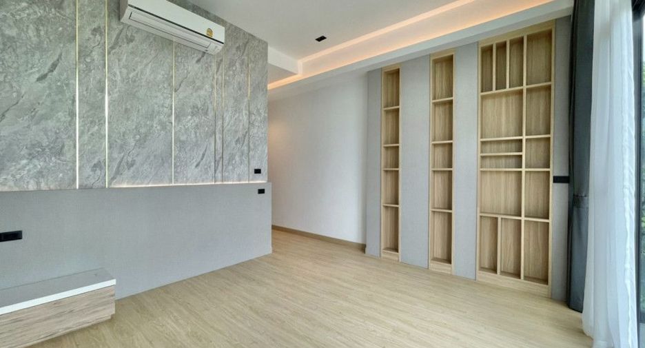 For rent 4 bedrooms house in Mueang Chiang Mai, Chiang Mai