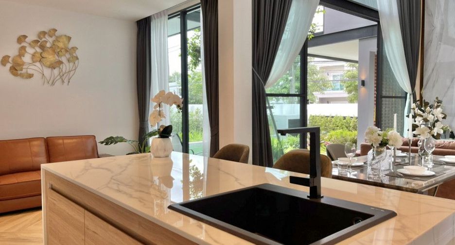For rent 4 bedrooms house in Mueang Chiang Mai, Chiang Mai