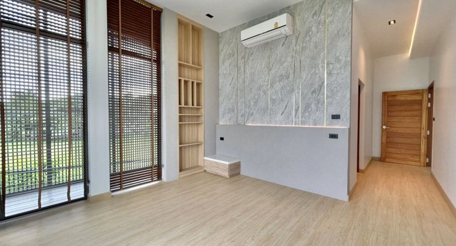 For rent 4 bedrooms house in Mueang Chiang Mai, Chiang Mai