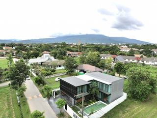 For rent 4 bedrooms house in Mueang Chiang Mai, Chiang Mai