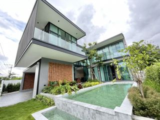 For rent 4 bedrooms house in Mueang Chiang Mai, Chiang Mai