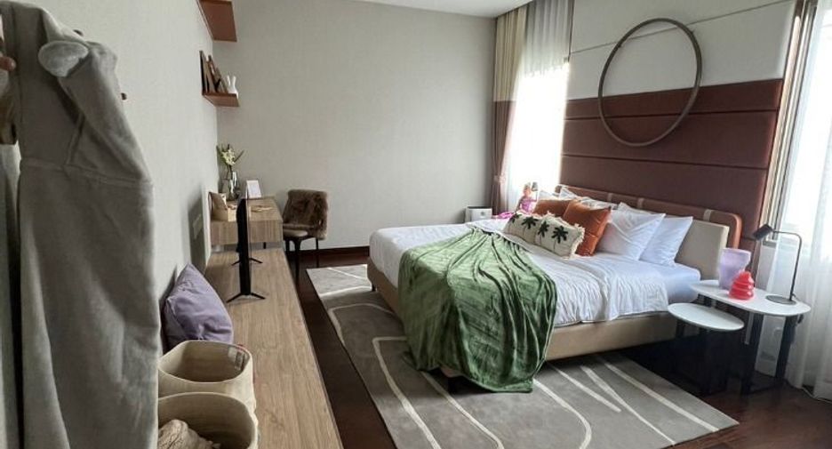 For rent 5 bedrooms house in Lat Krabang, Bangkok