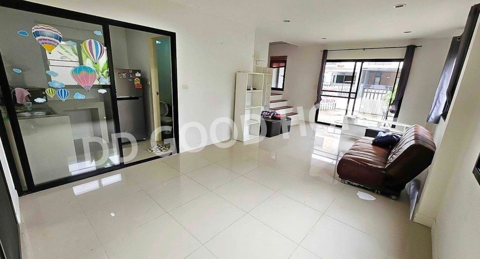For sale 3 bed townhouse in Mueang Nakhon Pathom, Nakhon Pathom