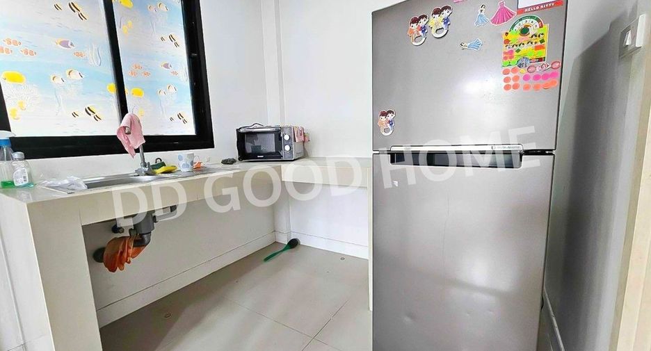 For sale 3 bed townhouse in Mueang Nakhon Pathom, Nakhon Pathom
