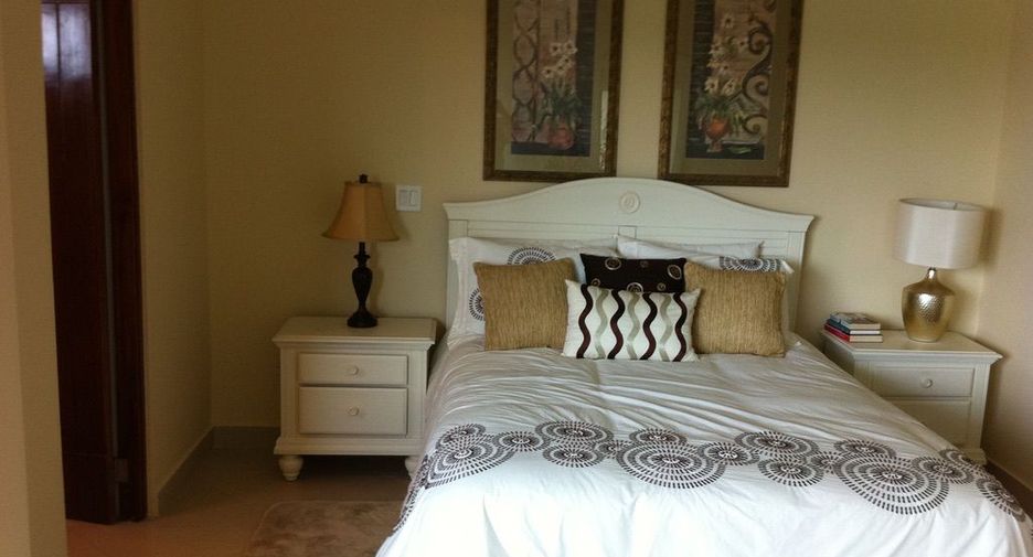 For rent and for sale 4 bedrooms condo 