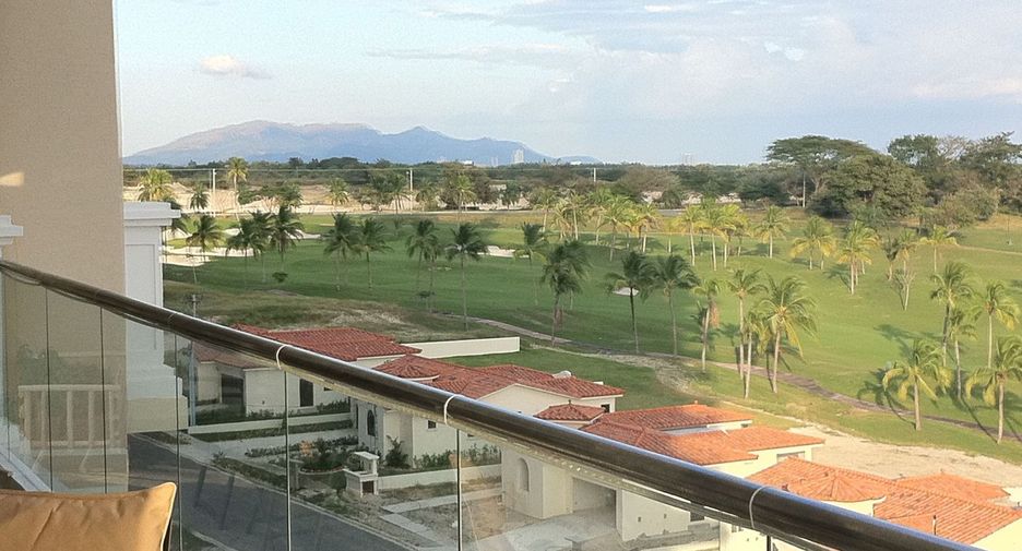 For rent and for sale 4 bedrooms condo 