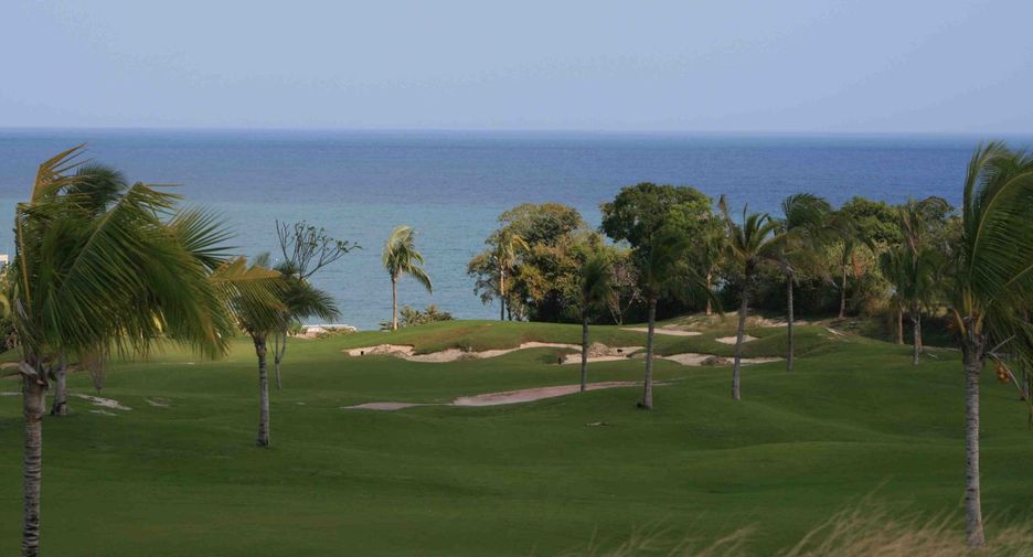 For rent and for sale 4 bedrooms condo 