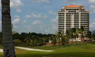 For rent and for sale 4 bedrooms condo 