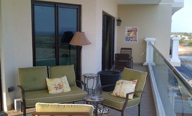 For rent and for sale 4 bedrooms condo 