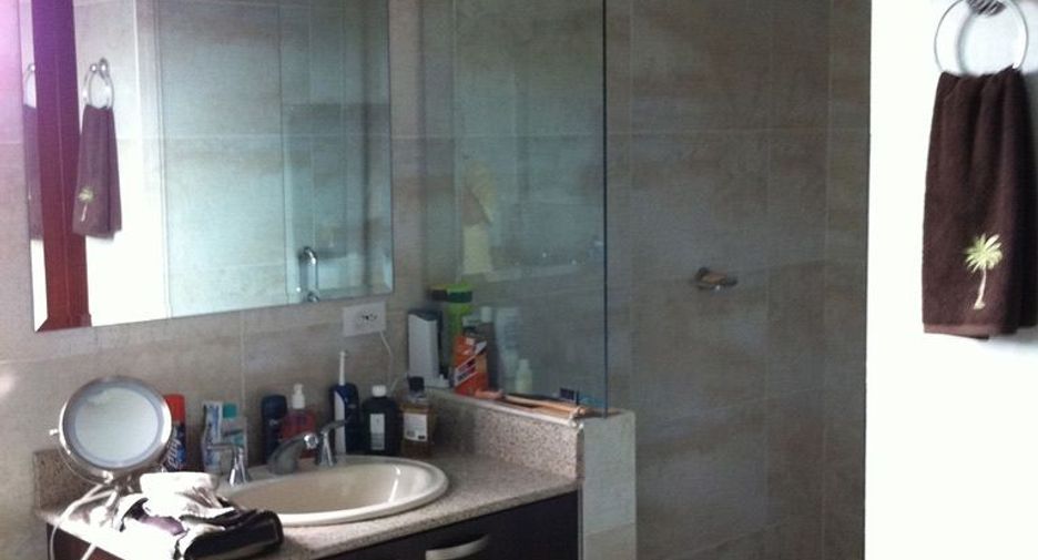 For rent and for sale 4 bedrooms condo 