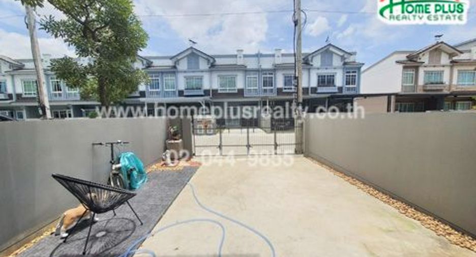 Casa adosada en venta de 2 habitaciones en Krathum Baen, Samut Sakhon