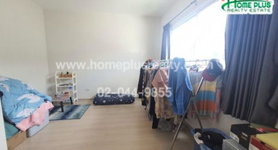 Casa adosada en venta de 2 habitaciones en Krathum Baen, Samut Sakhon