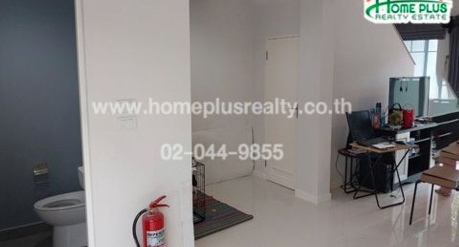 Casa adosada en venta de 2 habitaciones en Krathum Baen, Samut Sakhon