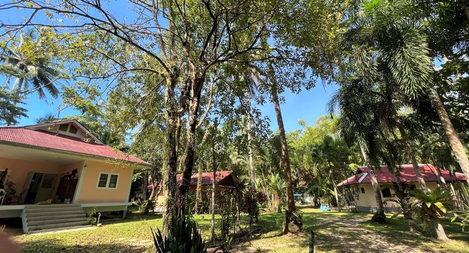 For sale 10 Beds retail Space in Takua Pa, Phang Nga