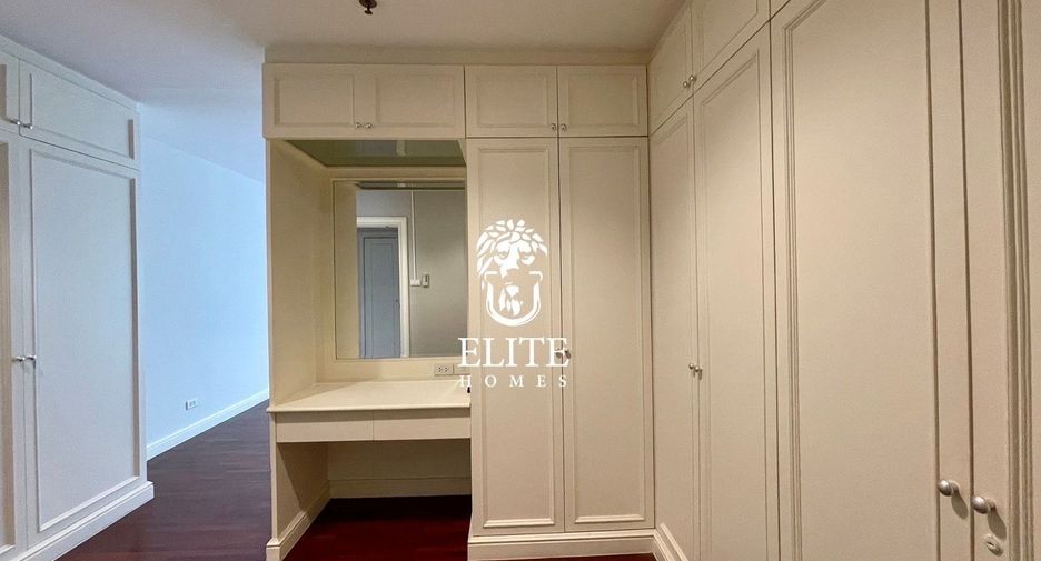 For rent 4 bedrooms condo in Sathon, Bangkok