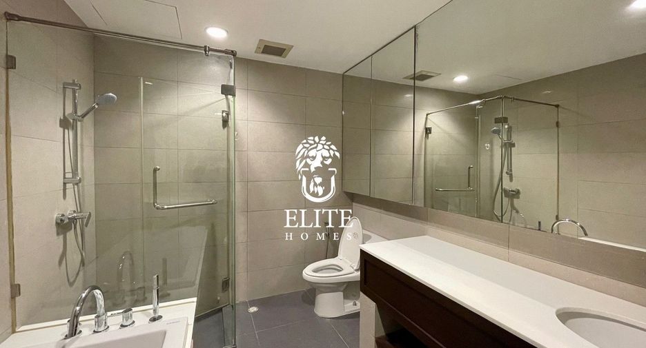For rent 4 bedrooms condo in Sathon, Bangkok
