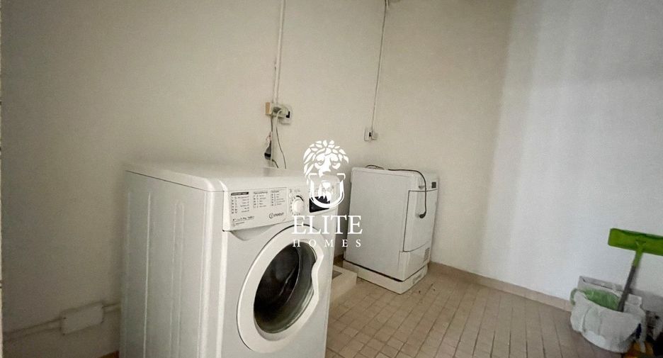 For rent 4 bedrooms condo in Sathon, Bangkok