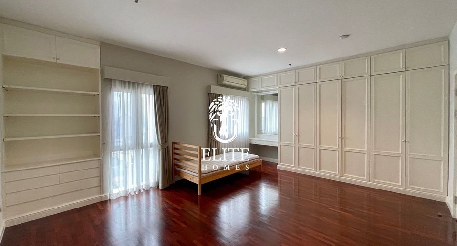 For rent 4 bedrooms condo in Sathon, Bangkok
