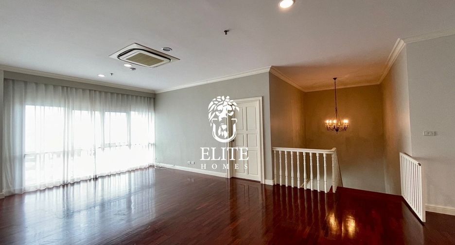 For rent 4 bedrooms condo in Sathon, Bangkok