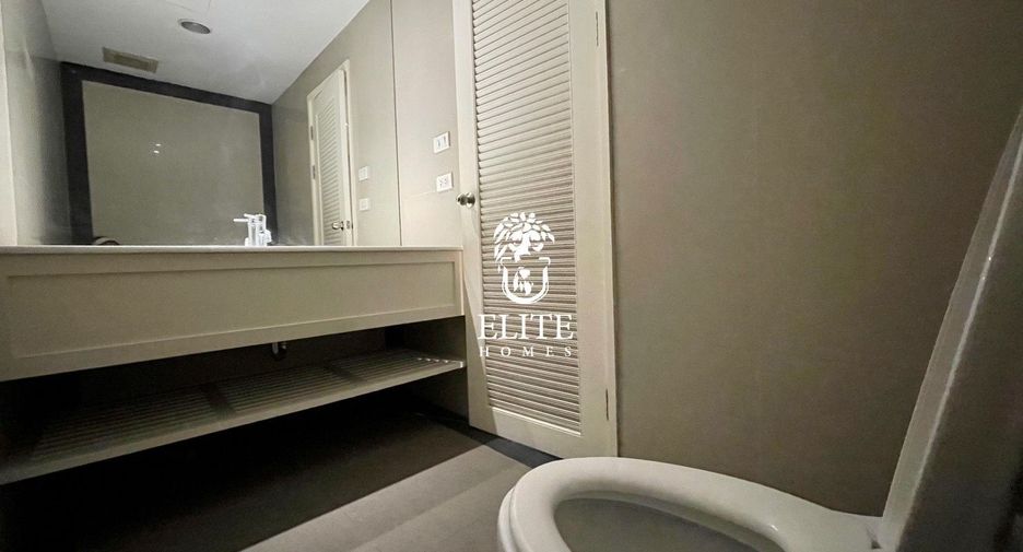 For rent 4 bedrooms condo in Sathon, Bangkok