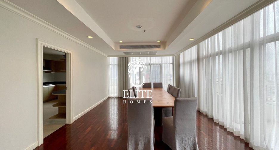 For rent 4 bedrooms condo in Sathon, Bangkok