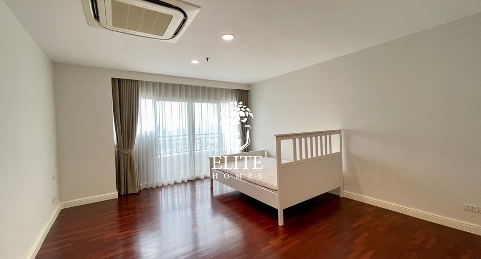For rent 4 bedrooms condo in Sathon, Bangkok