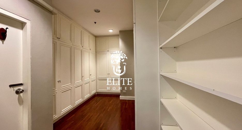 For rent 4 bedrooms condo in Sathon, Bangkok