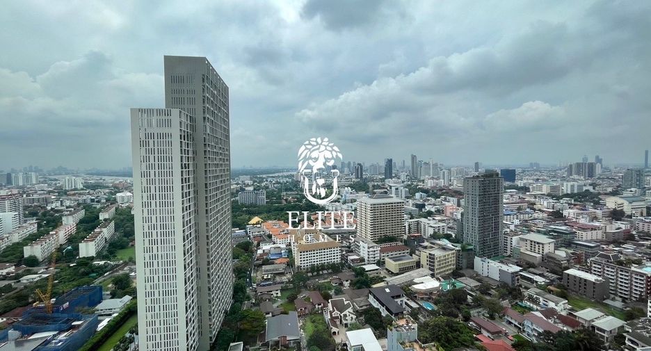 For rent 4 bedrooms condo in Sathon, Bangkok