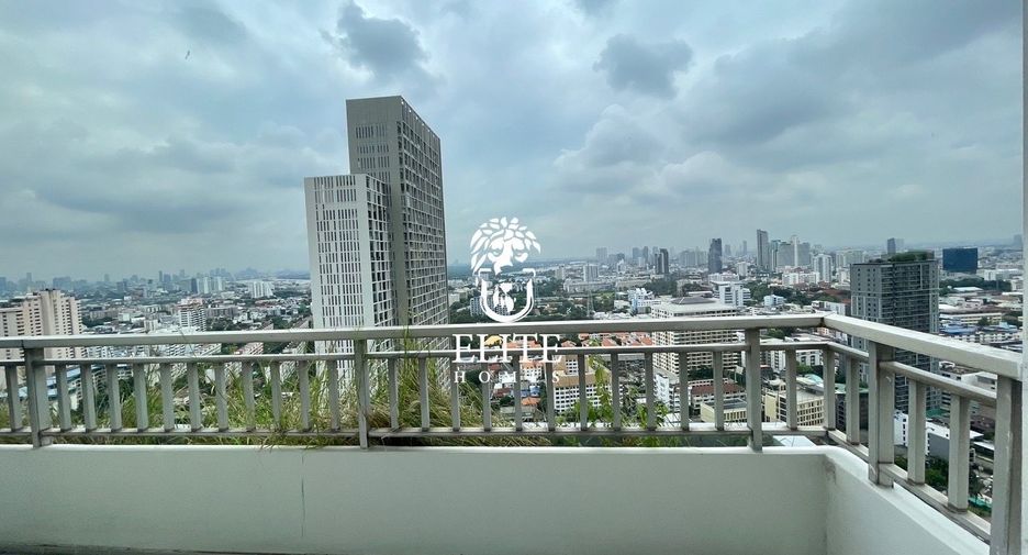 For rent 4 bedrooms condo in Sathon, Bangkok