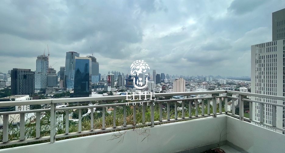 For rent 4 bedrooms condo in Sathon, Bangkok