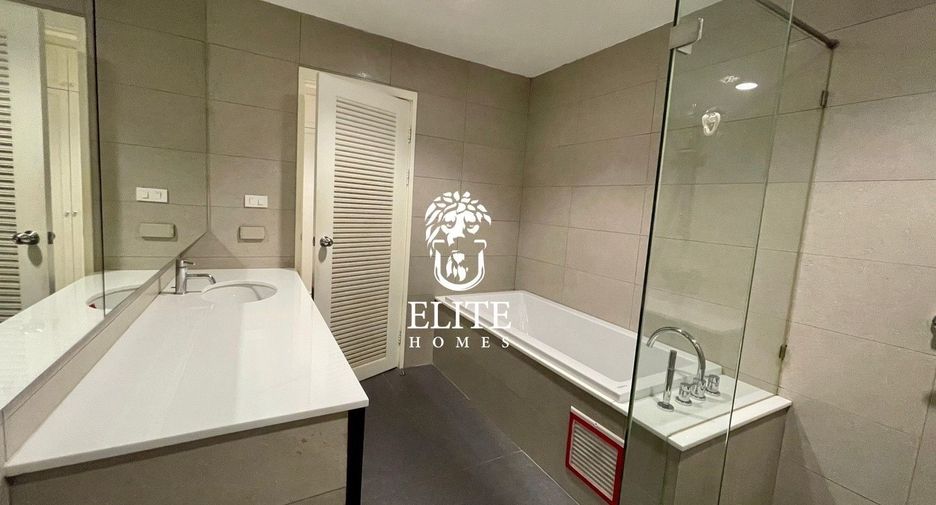 For rent 4 bedrooms condo in Sathon, Bangkok