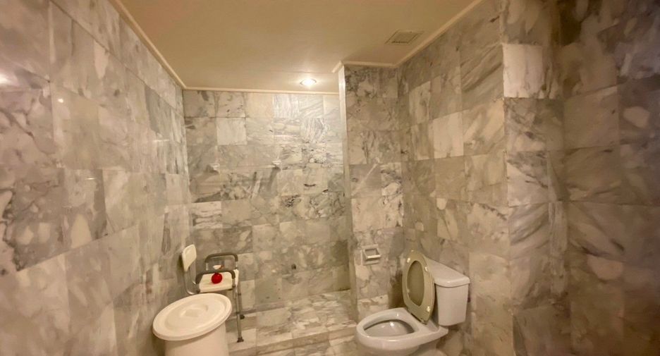 For sale 4 bedrooms condo in Cha Am, Phetchaburi