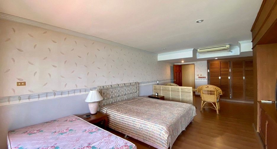 For sale 4 bedrooms condo in Cha Am, Phetchaburi
