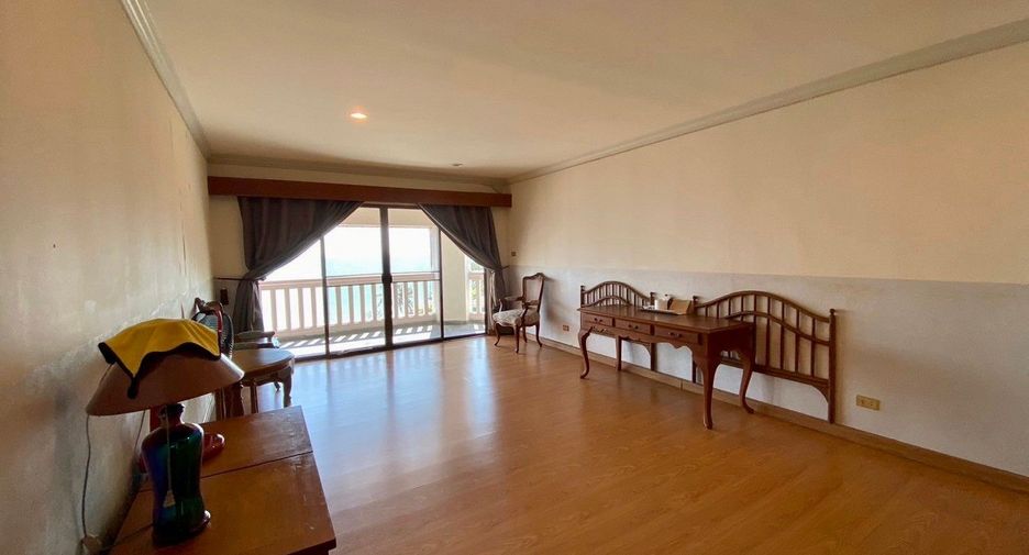 For sale 4 bedrooms condo in Cha Am, Phetchaburi