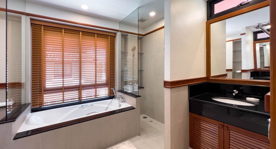 For rent 4 bedrooms villa in Thalang, Phuket