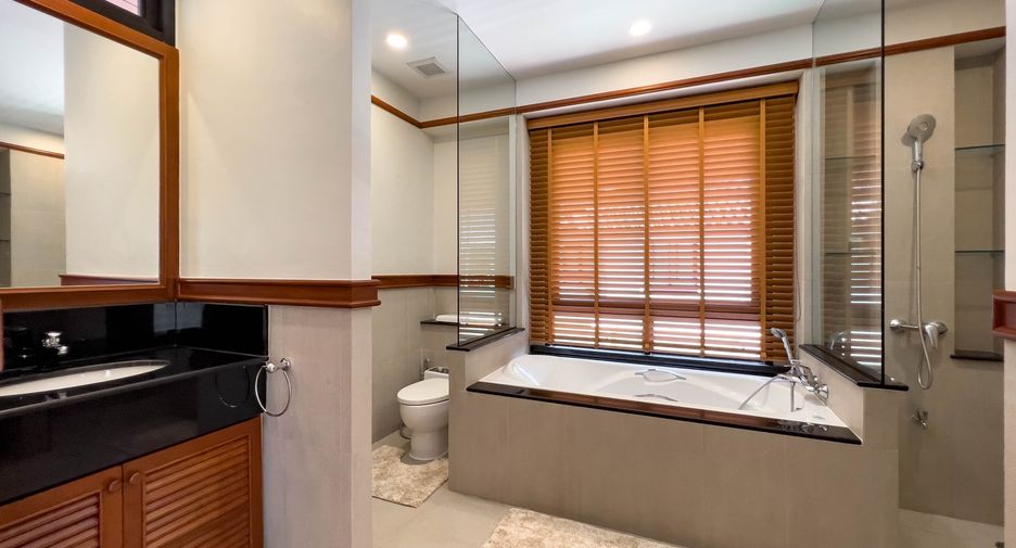 For rent 4 bedrooms villa in Thalang, Phuket