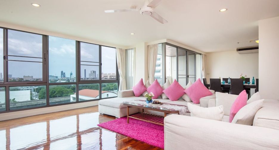 For rent 4 bed serviced apartment in Sathon, Bangkok