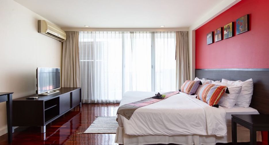 For rent 4 bed serviced apartment in Sathon, Bangkok