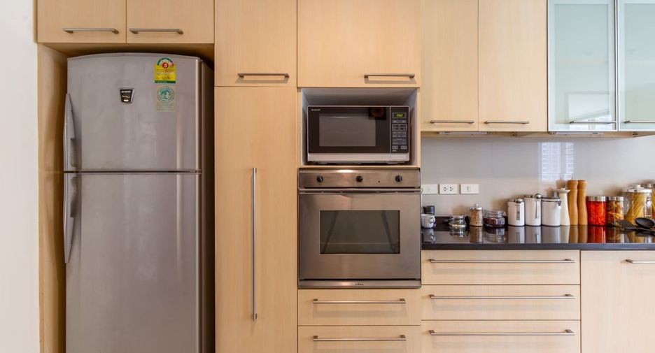 For rent 4 bed serviced apartment in Sathon, Bangkok
