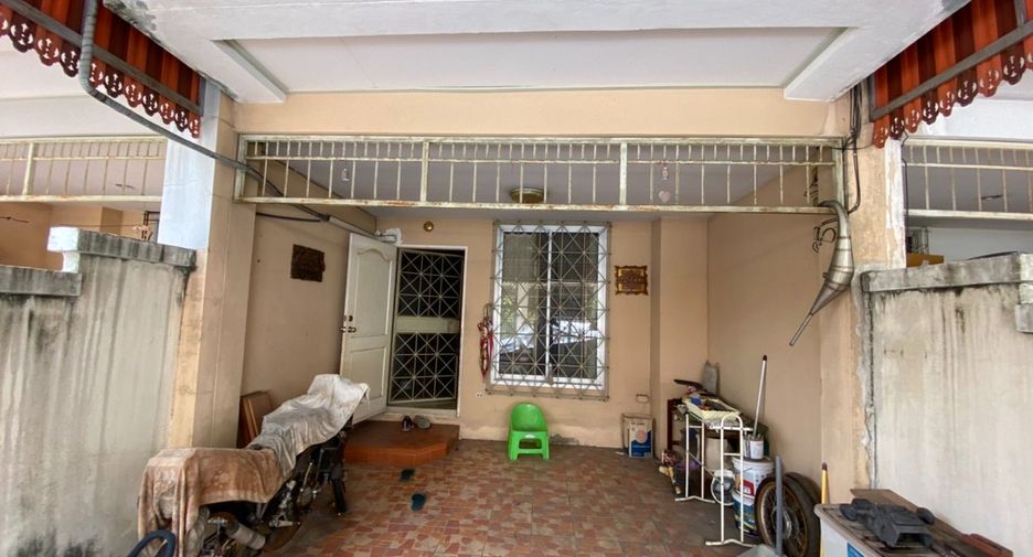 For sale 4 bedrooms townhouse in Bang Khen, Bangkok