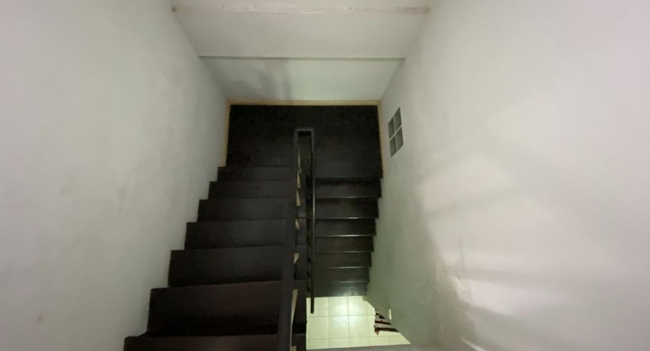 For sale 4 bedrooms townhouse in Bang Khen, Bangkok