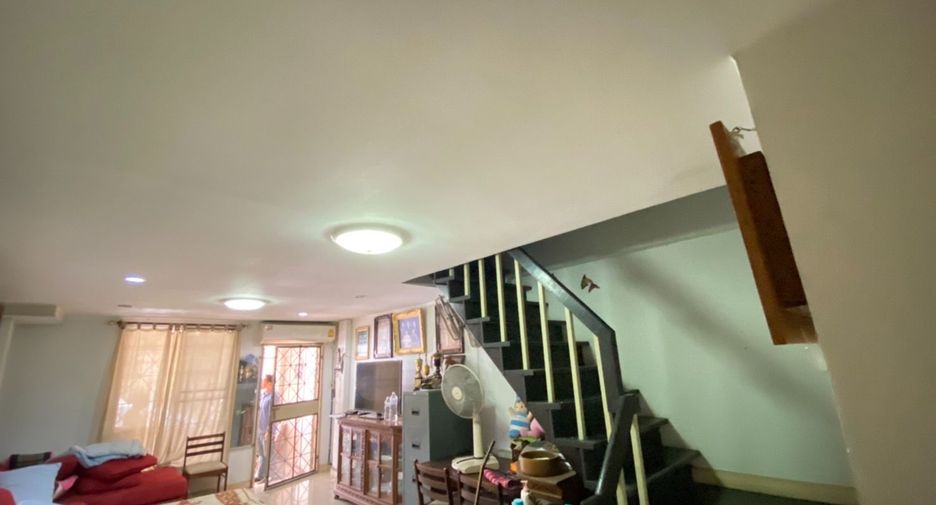 For sale 4 bedrooms townhouse in Bang Khen, Bangkok
