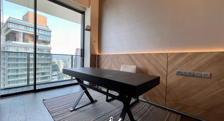 For rent 3 bedrooms condo in Watthana, Bangkok